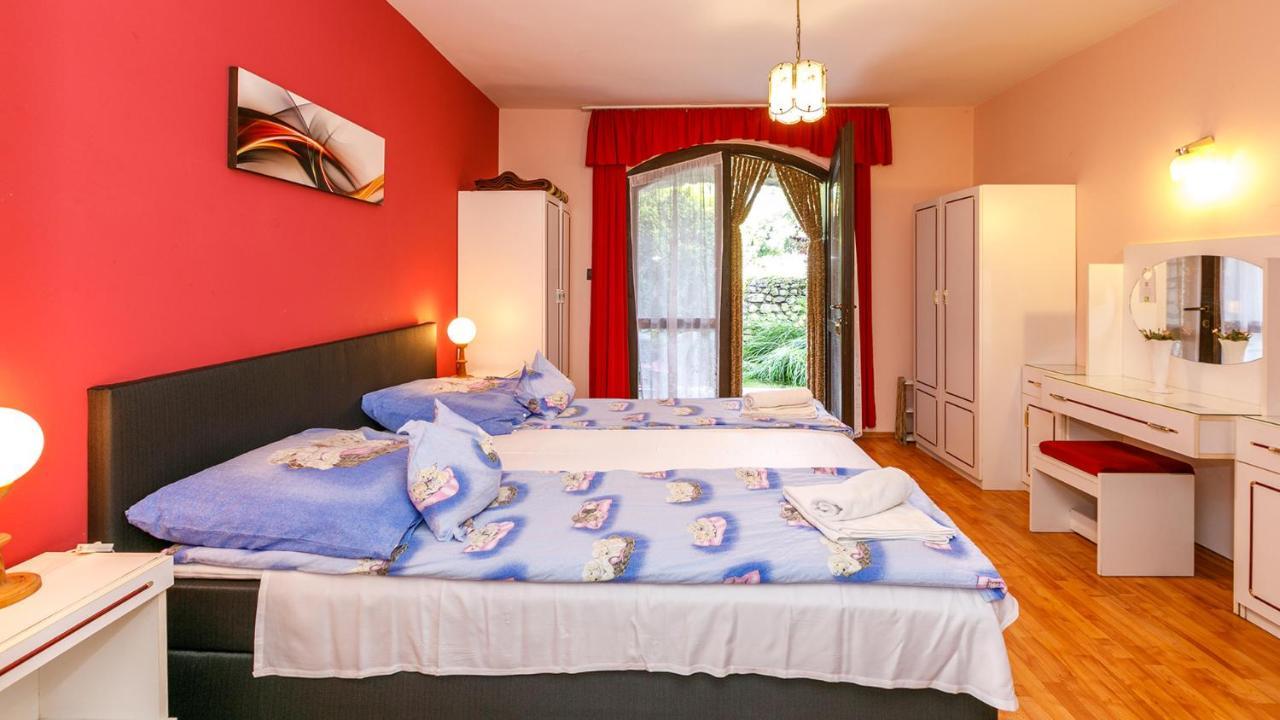 Steinhaus Bed & Breakfast Keszthely Exteriör bild