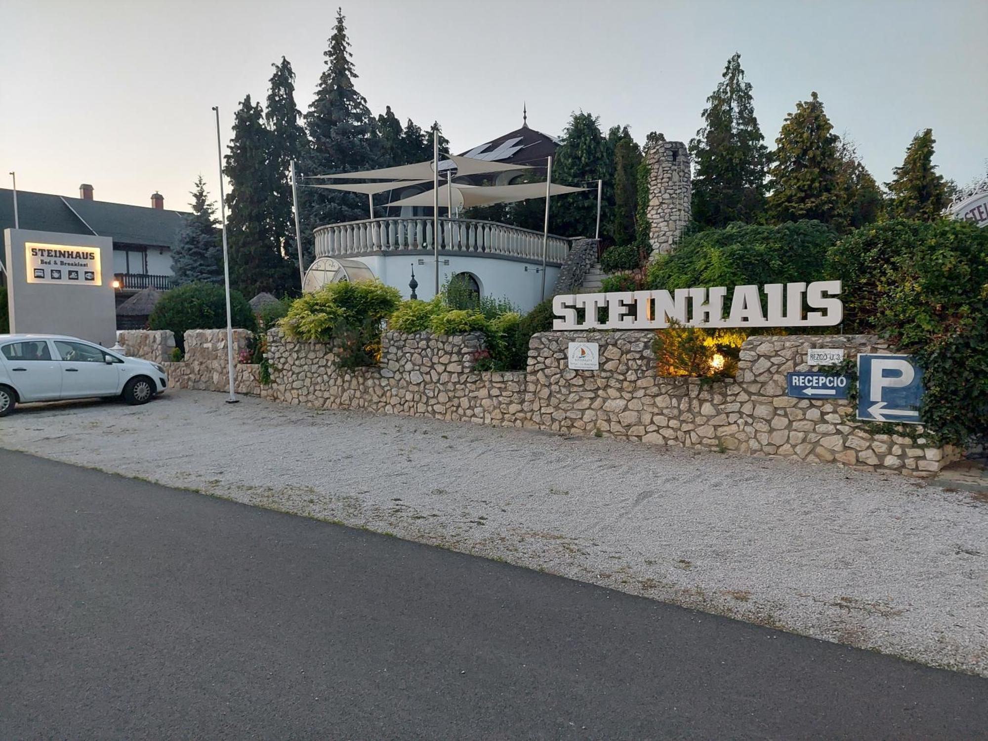 Steinhaus Bed & Breakfast Keszthely Exteriör bild