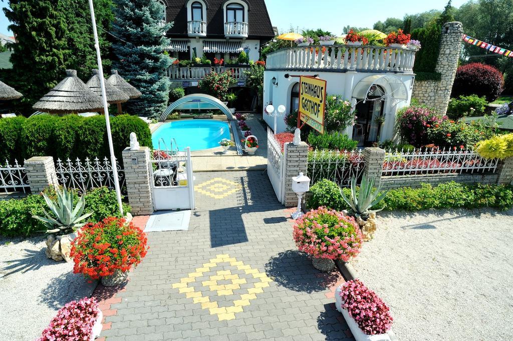 Steinhaus Bed & Breakfast Keszthely Exteriör bild