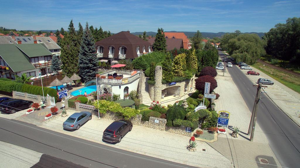 Steinhaus Bed & Breakfast Keszthely Exteriör bild