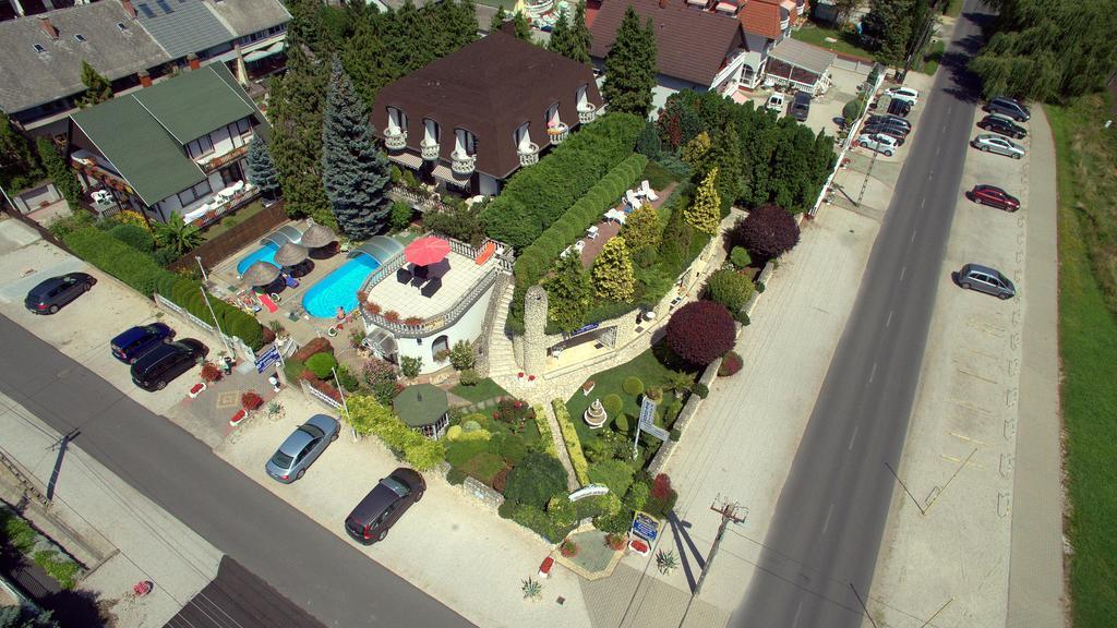 Steinhaus Bed & Breakfast Keszthely Exteriör bild