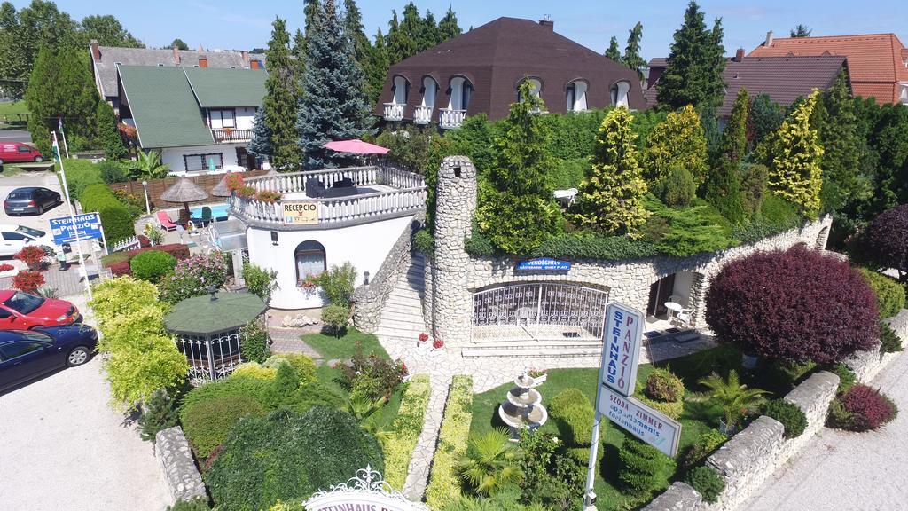 Steinhaus Bed & Breakfast Keszthely Exteriör bild