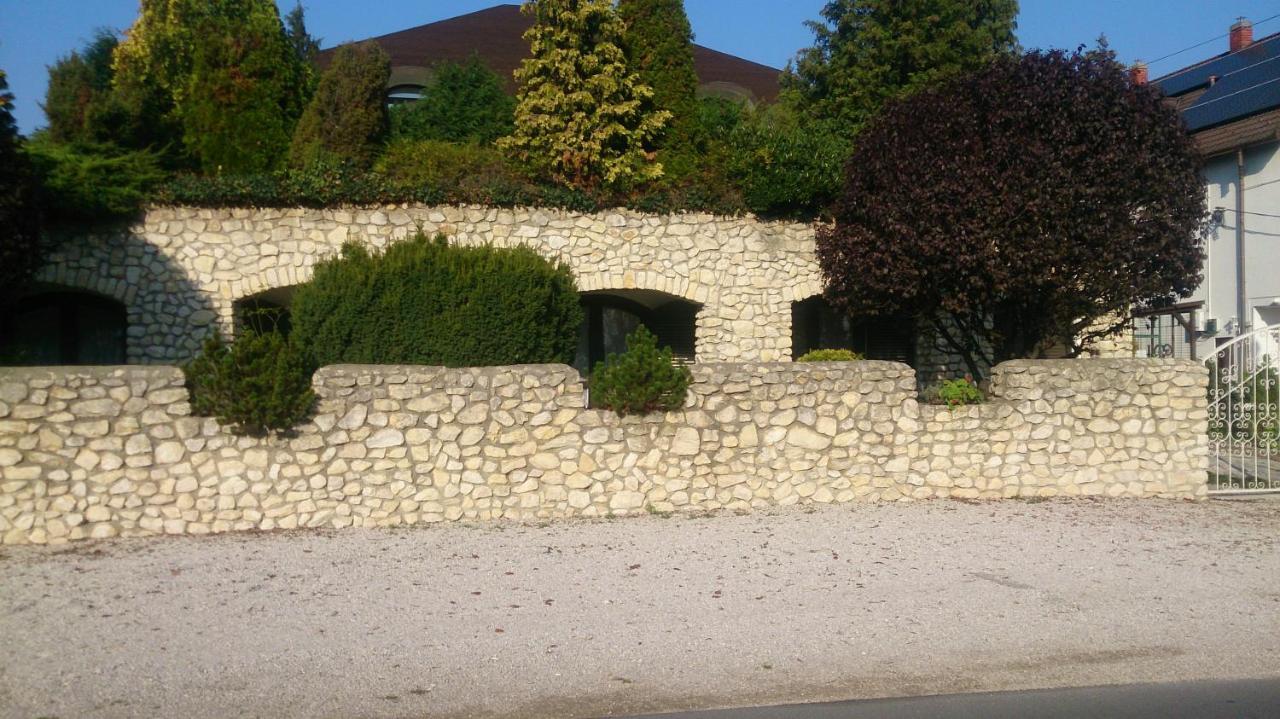 Steinhaus Bed & Breakfast Keszthely Exteriör bild